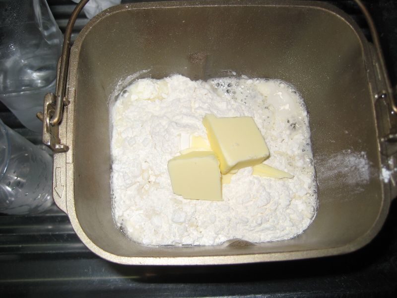 半ケースにバターと水を加えた画像